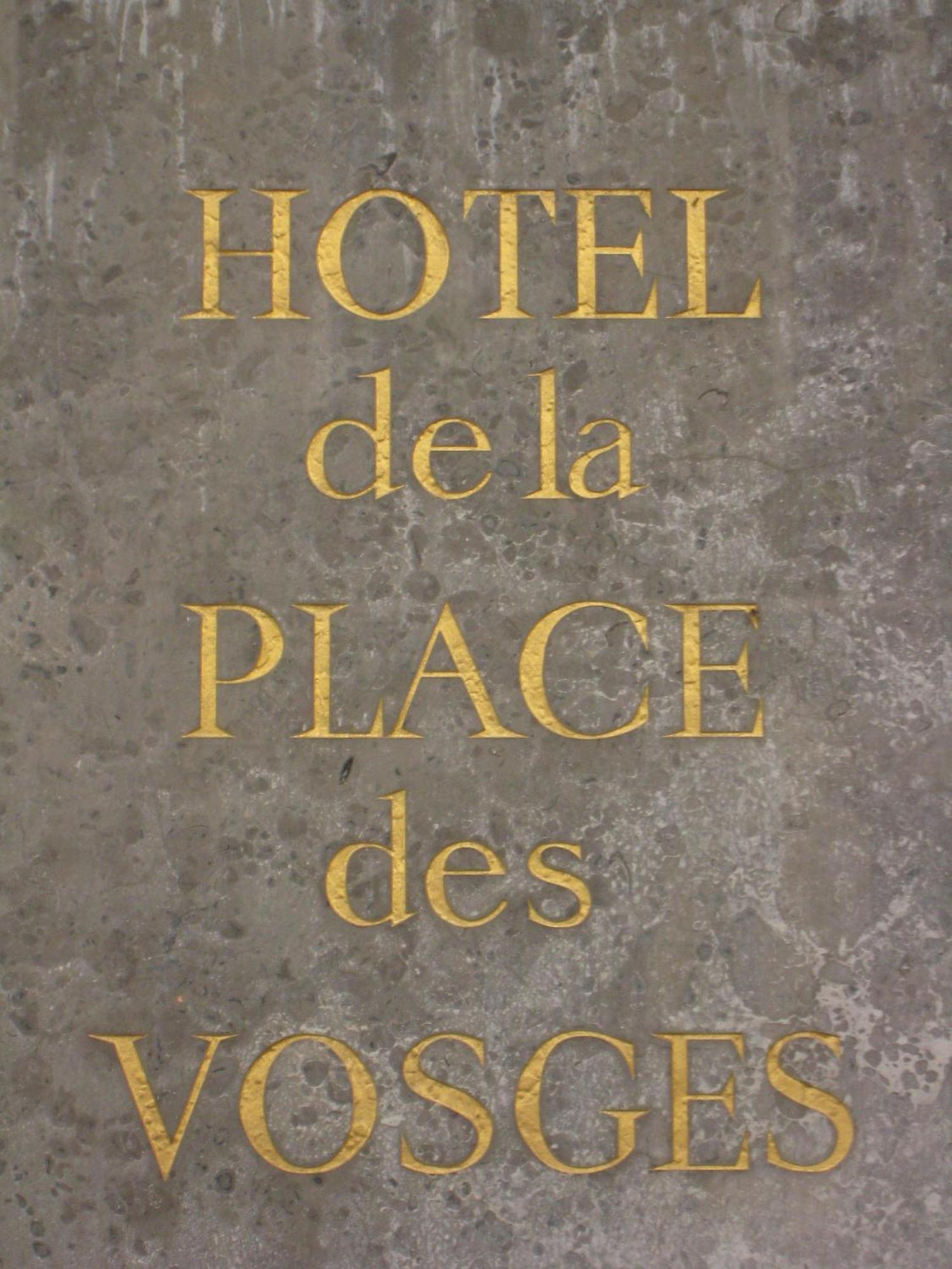 Boutique Hotel De La Place Des Vosges Париж Экстерьер фото